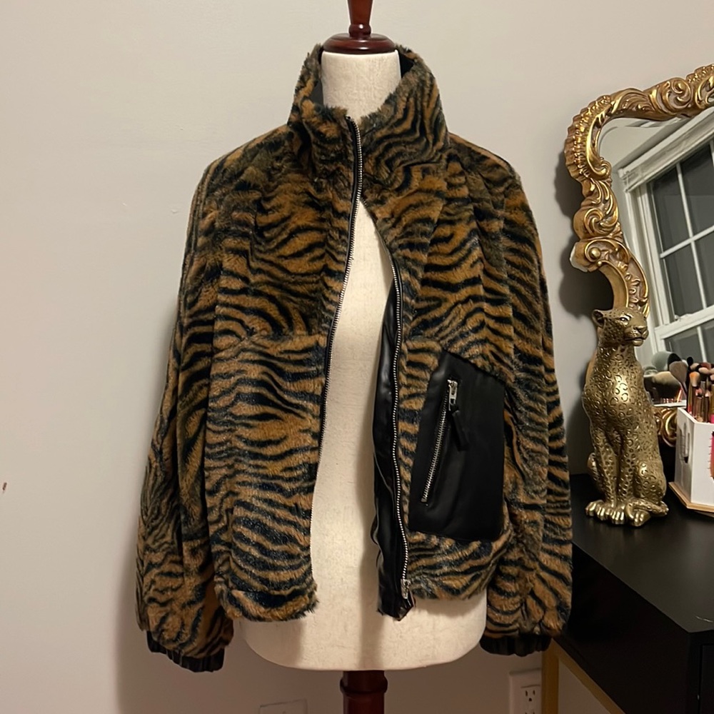 Blank NYC Women's Animal Print Faux Fur Crop Jacket